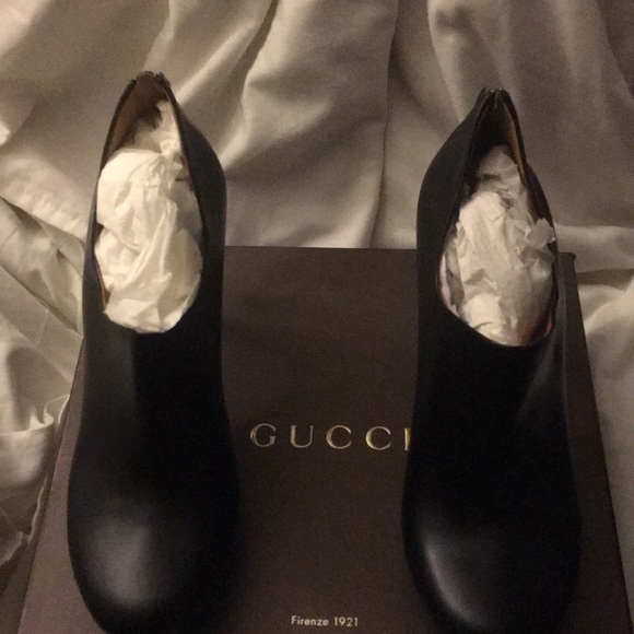 NEW Gucci Ankle boots with tassle - Picture 1 of 5